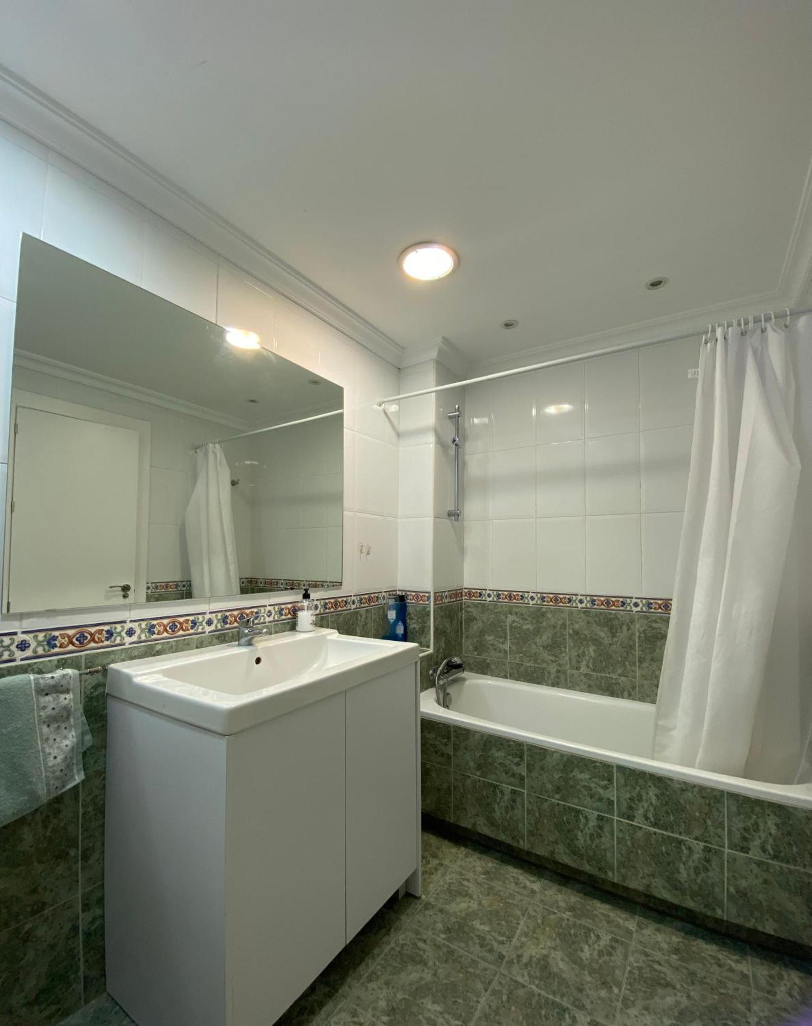 Appartamento Beautiful Flat With Sea View In The Center Estepona